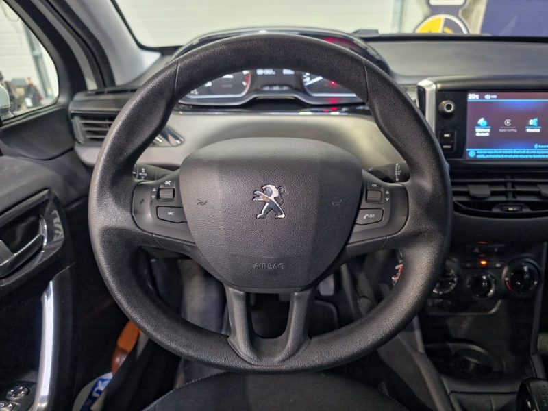 PEUGEOT 208 1.2 PureTech 82ch Active / CARPLAY