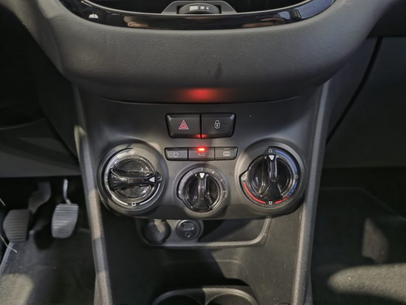 PEUGEOT 208 1.2 PureTech 82ch Active / CARPLAY