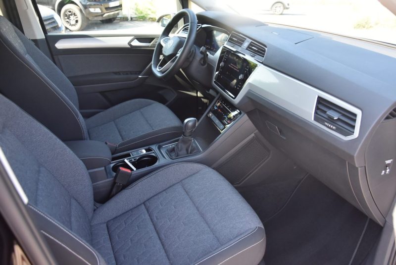 VOLKSWAGEN TOURAN 2024