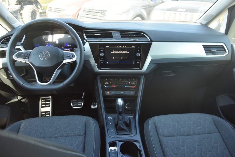 VOLKSWAGEN TOURAN 2024