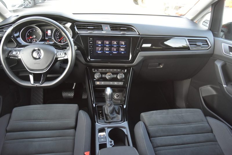 VOLKSWAGEN TOURAN 2018