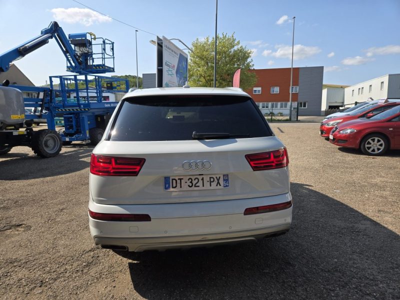 AUDI Q7 2015