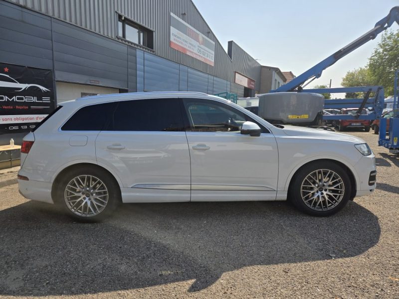AUDI Q7 2015