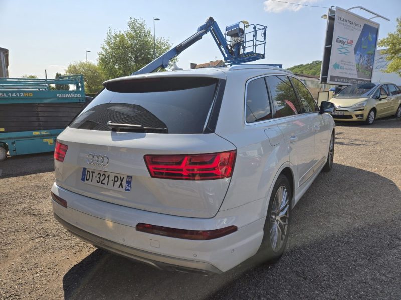 AUDI Q7 2015