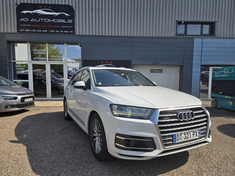 AUDI Q7 2015