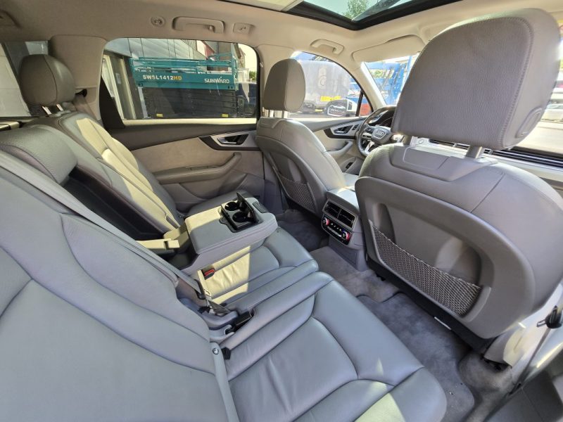 AUDI Q7 2015