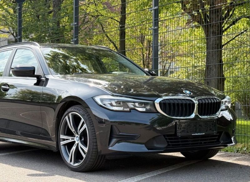 320D xDrive Touring / ATH / Carnet BMW / Etat Neuf