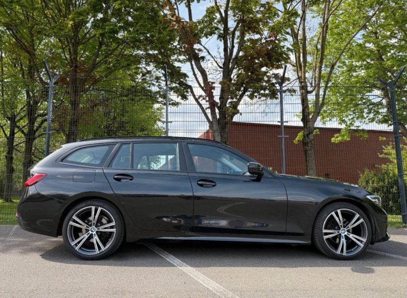 320D xDrive Touring / ATH / Carnet BMW / Etat Neuf