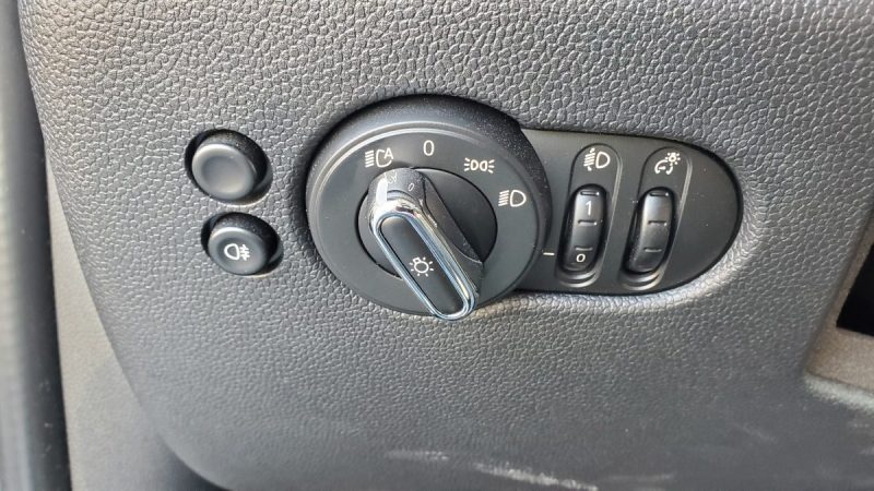 MINI ONE D 95 ch BUSINESS GPS RADAR CLIM BLUETOOTH