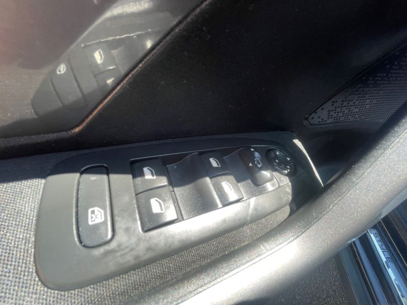 PEUGEOT 2008 PHASE 2 STYLE 1.2I 110CV CRIT'AIR 1 S&S 2016