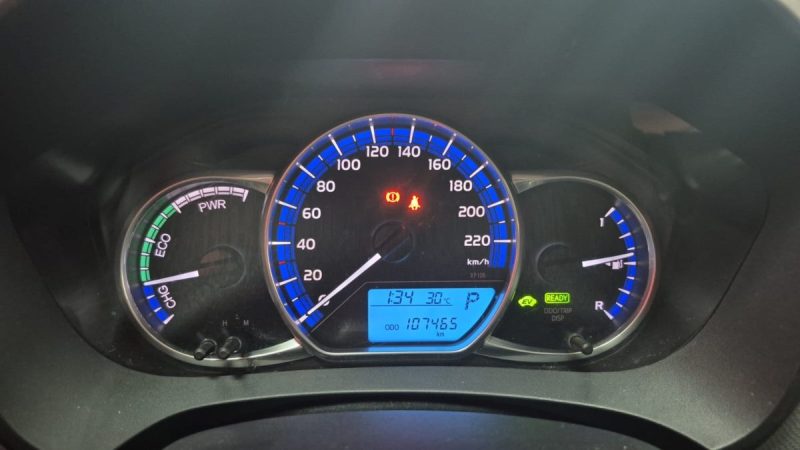 TOYOTA YARIS HYBRID 2016