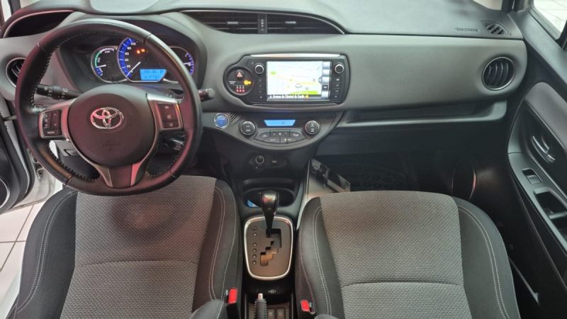 TOYOTA YARIS HYBRID 2016