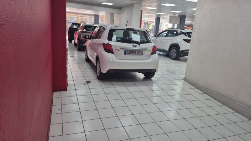 TOYOTA YARIS HYBRID 2016