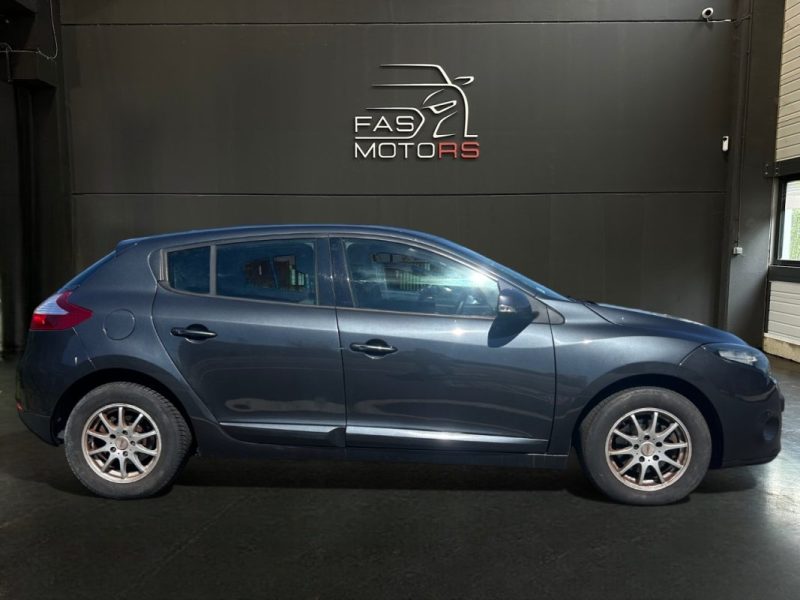 RENAULT MEGANE 2011