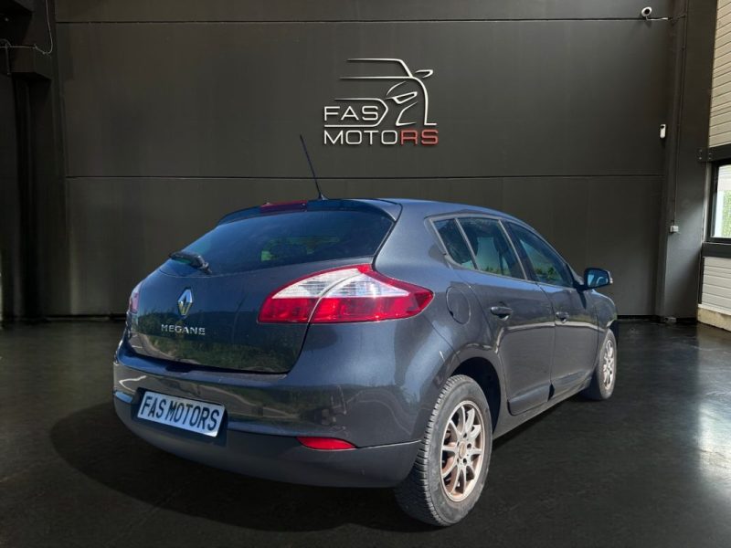 RENAULT MEGANE 2011