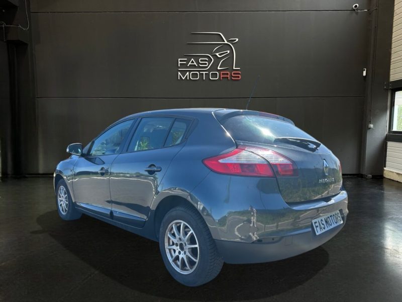 RENAULT MEGANE 2011