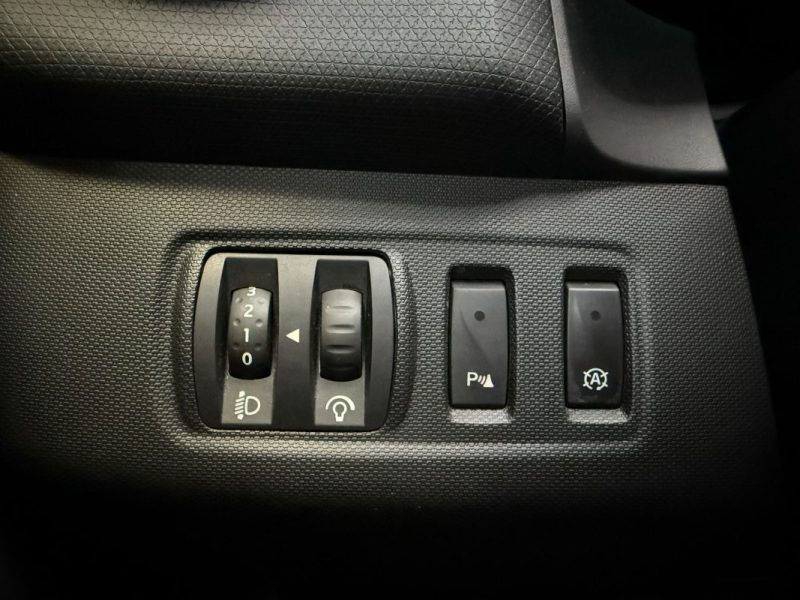 RENAULT CLIO 0.9 TCe Energy Intens 90 ch