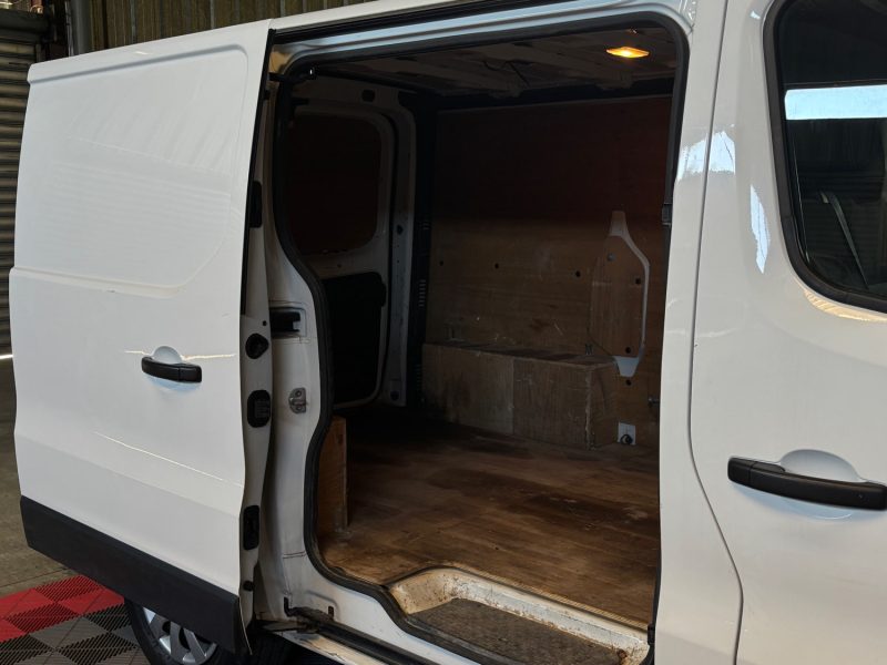 RENAULT TRAFIC L1H1 1200 1.6 DCI 95ch TVA RECUPERABLE GARANTIE 1 AN