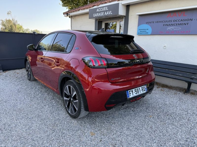 PEUGEOT 208 2021