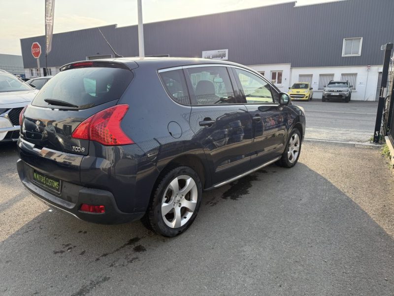PEUGEOT 3008 2011