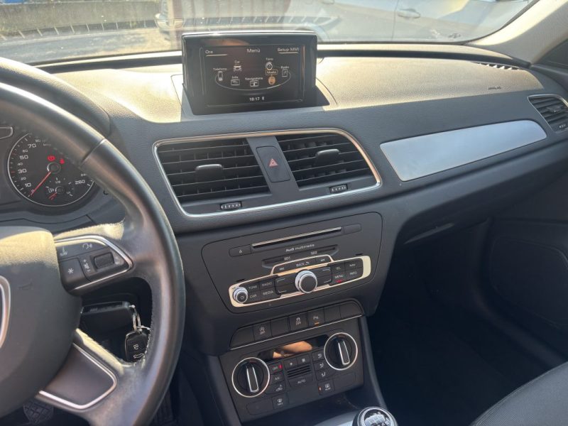 AUDI Q3 (2) 2.0 TDI 120 AMBIENTE