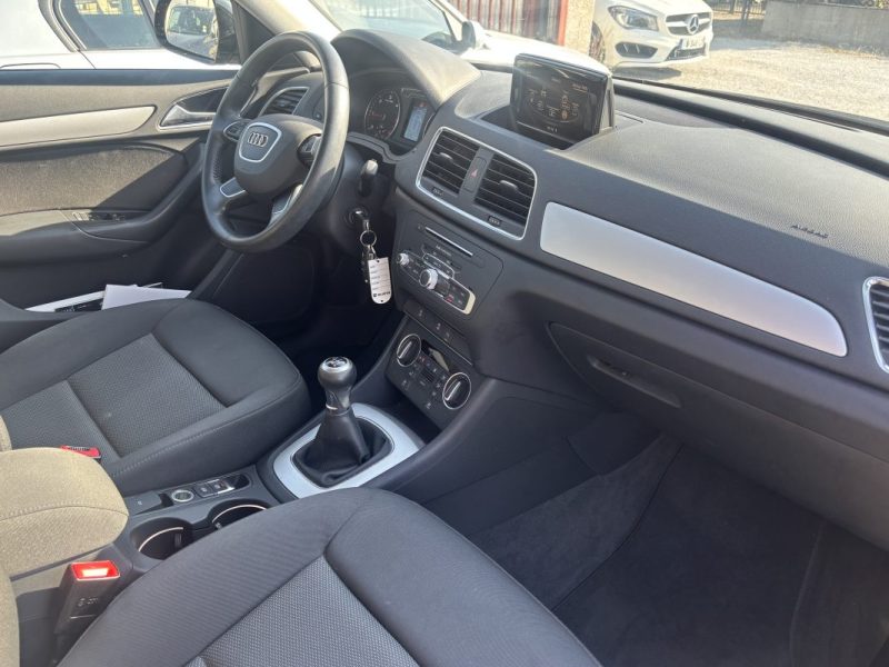 AUDI Q3 (2) 2.0 TDI 120 AMBIENTE