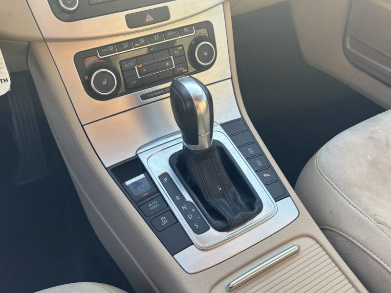 VOLKSWAGEN PASSAT VII SW 2.0 TDI 140 FAP BLUEMOTION TECHNOLOGY DESIGN EDITION