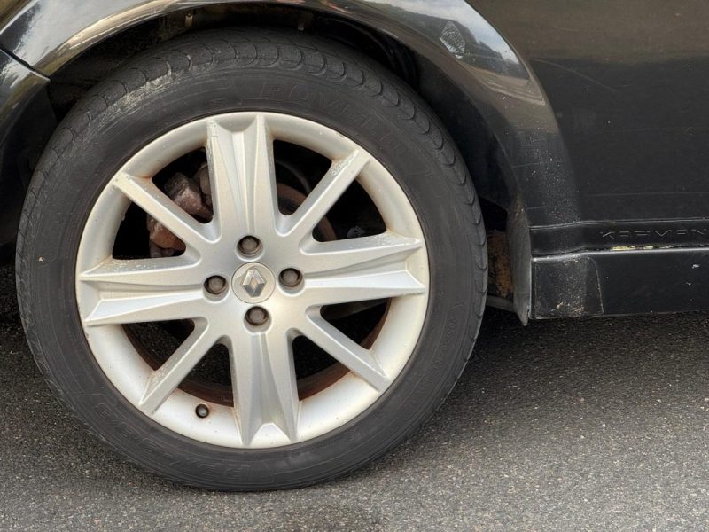 RENAULT MEGANE CC / ESSENCE / BOITE MANUELLE / 4 PLACES / REVISION ET DISTRIBUTION OK