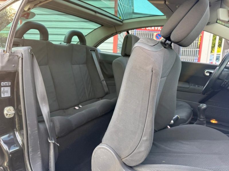 RENAULT MEGANE CC / ESSENCE / BOITE MANUELLE / 4 PLACES / REVISION ET DISTRIBUTION OK