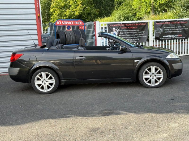 RENAULT MEGANE CC / ESSENCE / BOITE MANUELLE / 4 PLACES / REVISION ET DISTRIBUTION OK