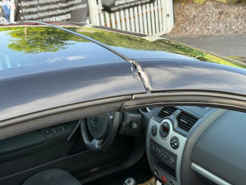 RENAULT MEGANE CC / ESSENCE / BOITE MANUELLE / 4 PLACES / REVISION ET DISTRIBUTION OK