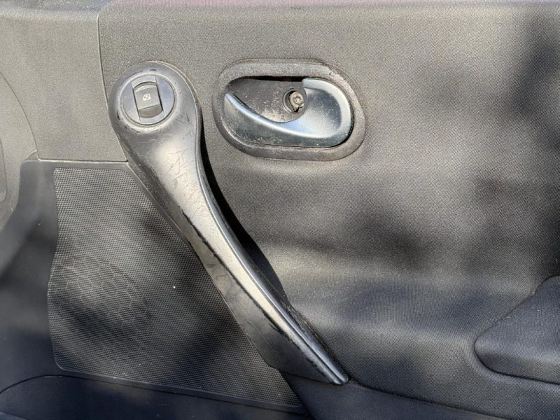 RENAULT MEGANE CC / ESSENCE / BOITE MANUELLE / 4 PLACES / REVISION ET DISTRIBUTION OK