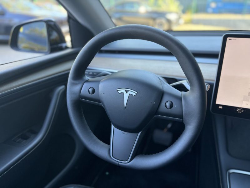 TESLA MODEL Y 2024