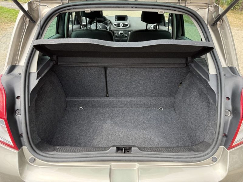 RENAULT Clio III Phase 2 1.2 16V 100 ch – Dynamique TomTom Pack / 1ère Main / GPS  / Garantie 6 Mois