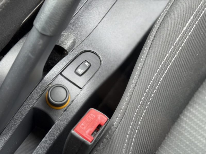 RENAULT Clio III Phase 2 1.2 16V 100 ch – Dynamique TomTom Pack / 1ère Main / GPS  / Garantie 6 Mois