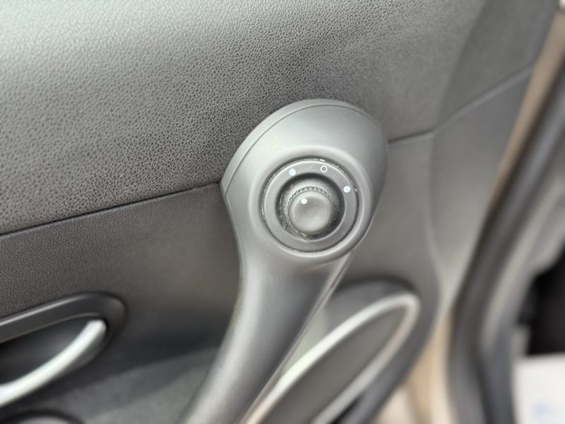 RENAULT Clio III Phase 2 1.2 16V 100 ch – Dynamique TomTom Pack / 1ère Main / GPS  / Garantie 6 Mois