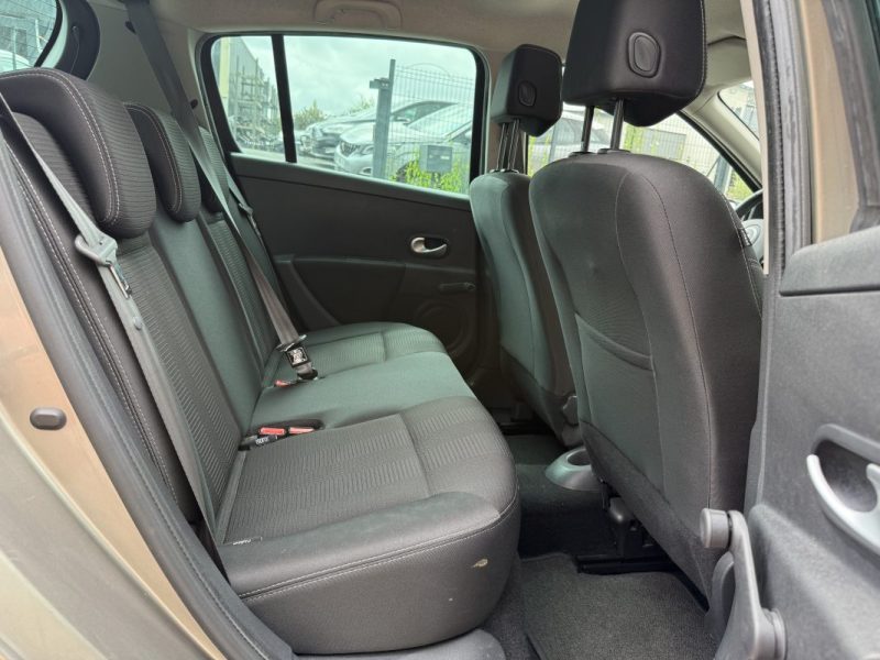 RENAULT Clio III Phase 2 1.2 16V 100 ch – Dynamique TomTom Pack / 1ère Main / GPS  / Garantie 6 Mois