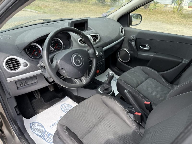 RENAULT Clio III Phase 2 1.2 16V 100 ch – Dynamique TomTom Pack / 1ère Main / GPS  / Garantie 6 Mois