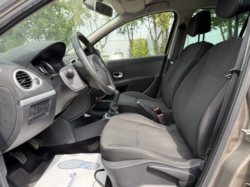 RENAULT Clio III Phase 2 1.2 16V 100 ch – Dynamique TomTom Pack / 1ère Main / GPS  / Garantie 6 Mois