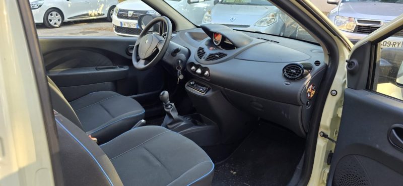 Renault twingo 2 phase 2 1.2l authentique 75ch, *Très peu kilométrés*, *Régulateur de vitesse*, *Idé
