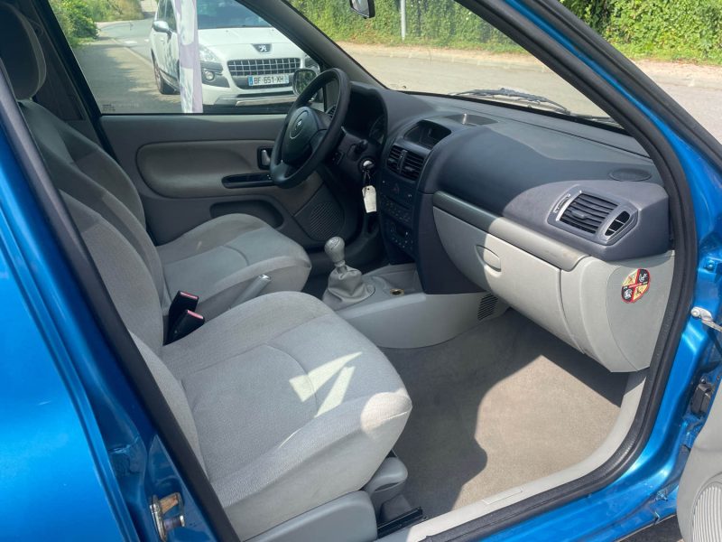 RENAULT CLIO II PHASE II 1.4i 16V 100CV