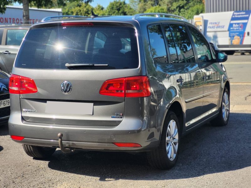 VOLKSWAGEN TOURAN 2011