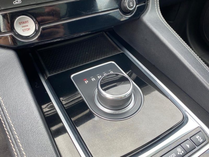 JAGUAR F-PACE 2.0D 180 10CV R-Sport 🚙 Toit pano 🌞 Caméra 📷 Reprise + Garantie 6 mois✅