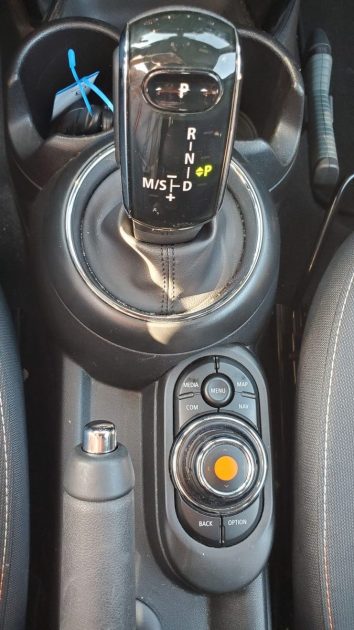 MINI COOPER 1.5i 136 ch BVA7 CHILI GPS RADARS CLIM AUTO BT