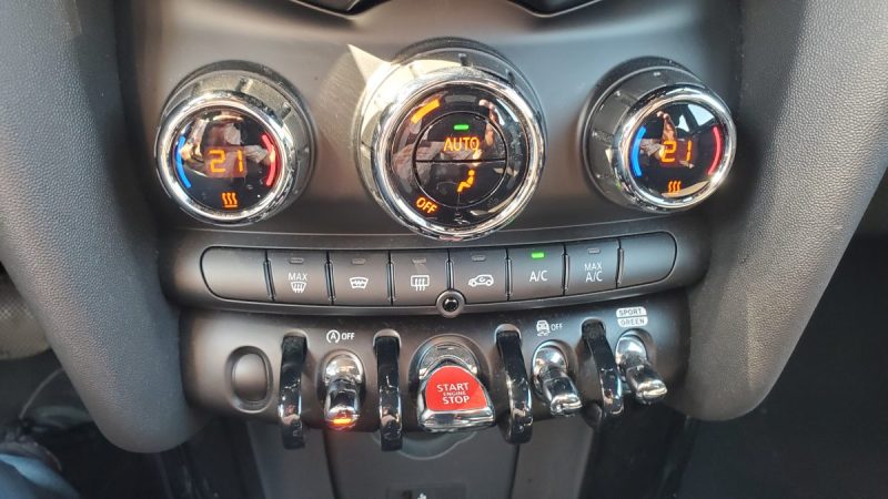 MINI COOPER 1.5i 136 ch BVA7 CHILI GPS RADARS CLIM AUTO BT