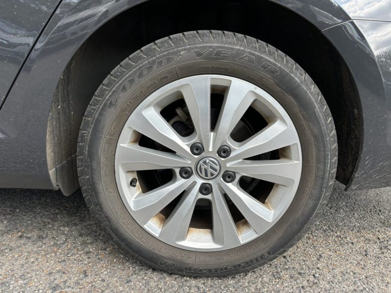 VOLKSWAGEN GOLF 7 2015