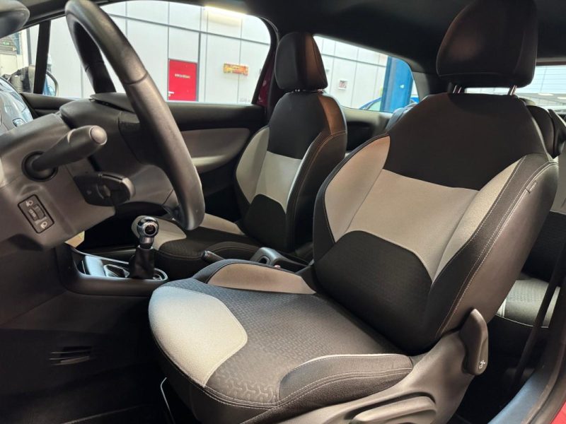 CITROEN DS3 1.4 VTi 95 So Chic 