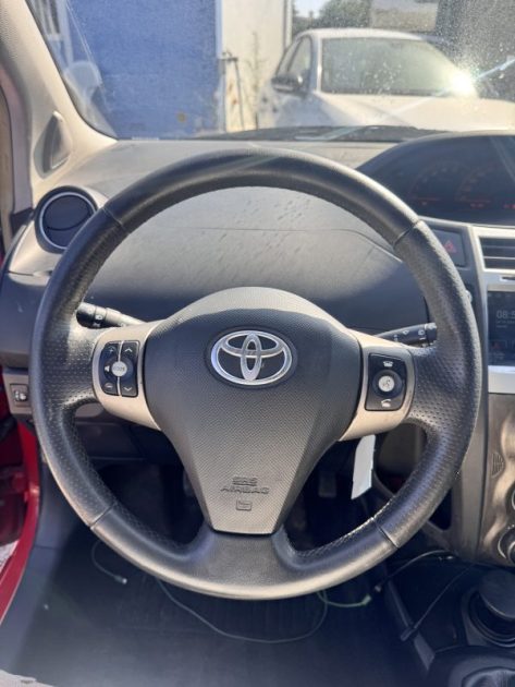 TOYOTA YARIS 90 D-4D MILLENIUM 5P