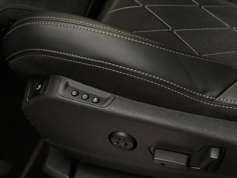 PEUGEOT 3008 2.0 BLUE HDi 180ch GT Line EAT8