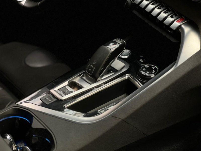 PEUGEOT 3008 2.0 BLUE HDi 180ch GT Line EAT8